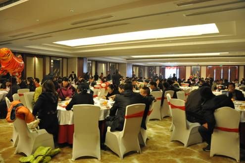 文峰東田與奔馳大型團購會 2小時狂攬百單_南通車市_南通汽車網_新浪汽車_新浪網